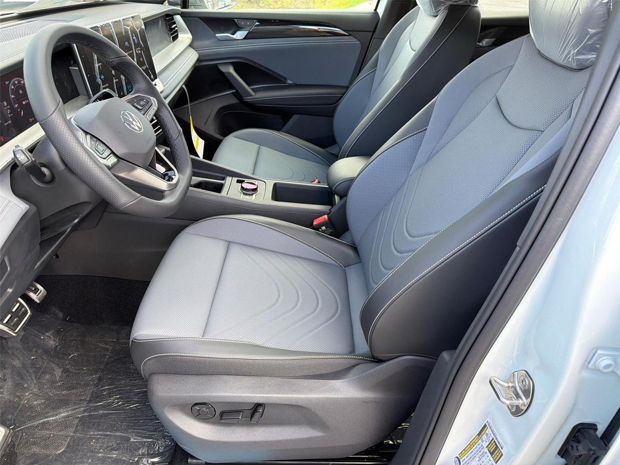 2026 Volkswagen Tiguan SE R-Line Black Hagerstown MD