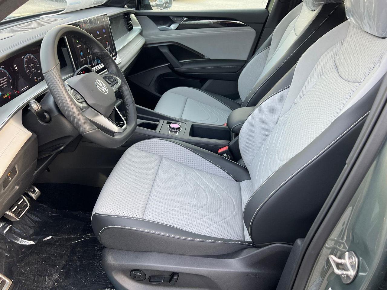 2026 Volkswagen Tiguan SE R-Line Black Hagerstown MD