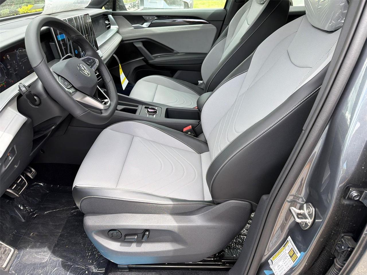 2026 Volkswagen Tiguan SE R-Line Black Hagerstown MD