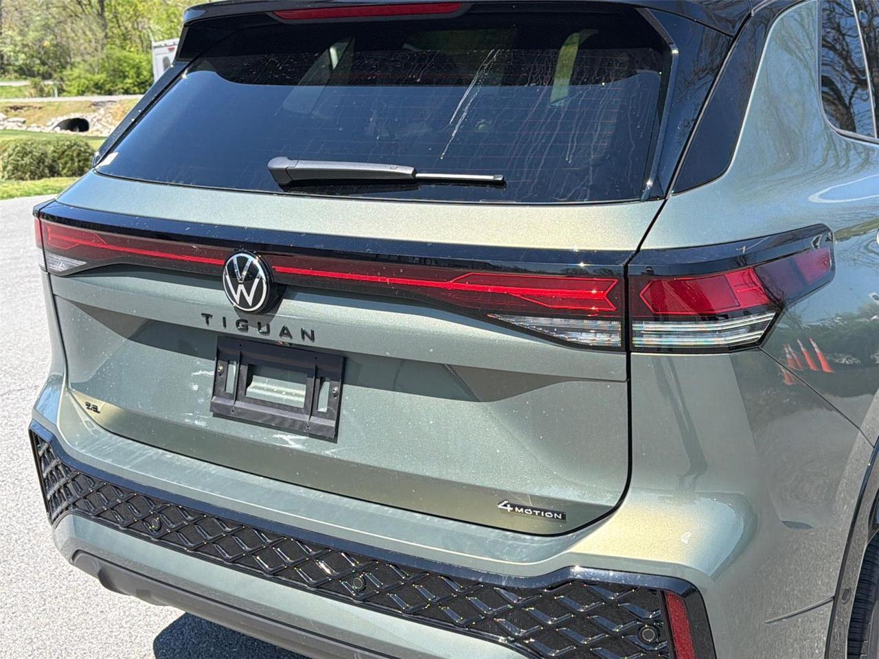 2026 Volkswagen Tiguan SE R-Line Black Hagerstown MD