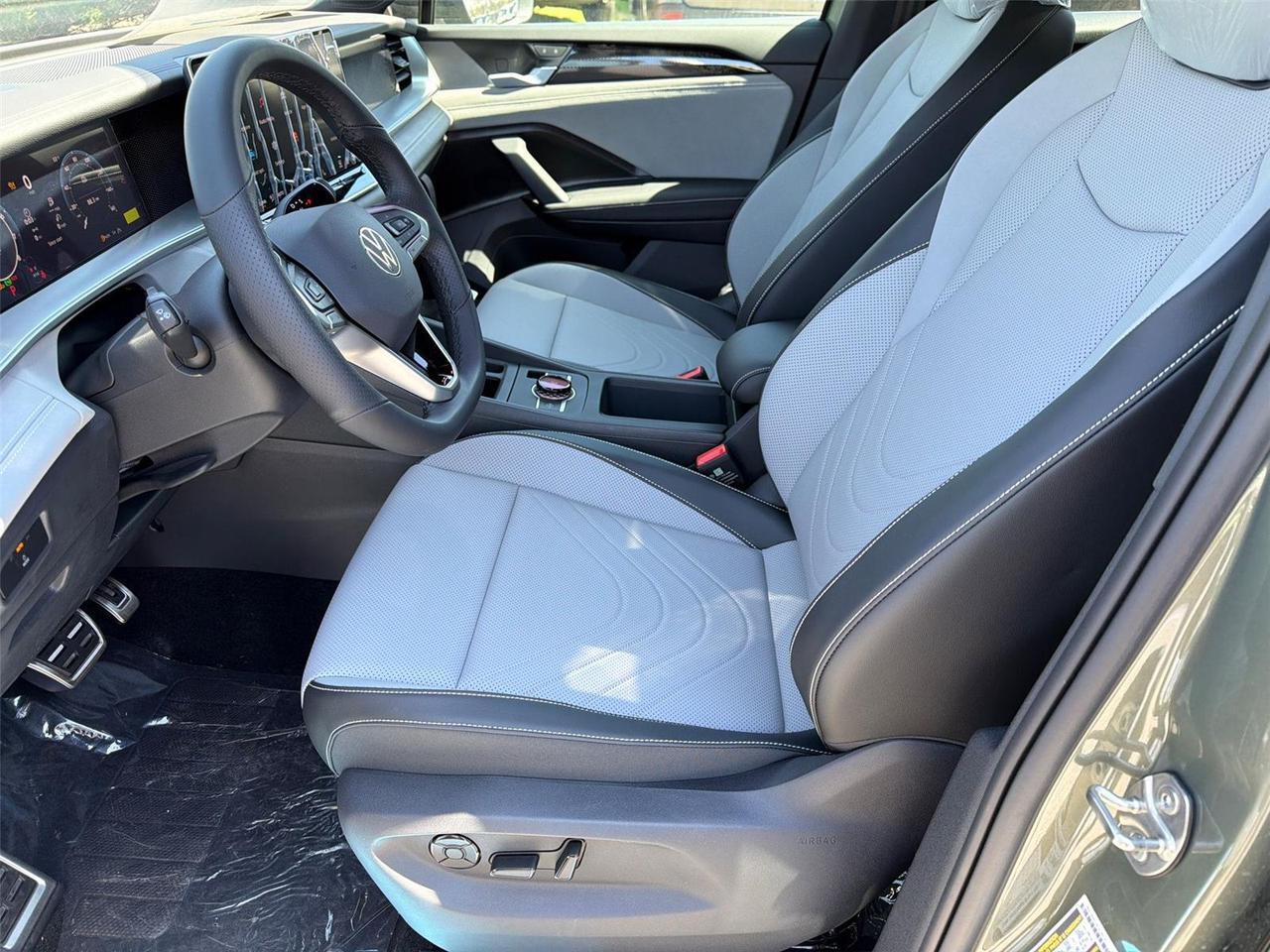 2026 Volkswagen Tiguan SE R-Line Black Hagerstown MD