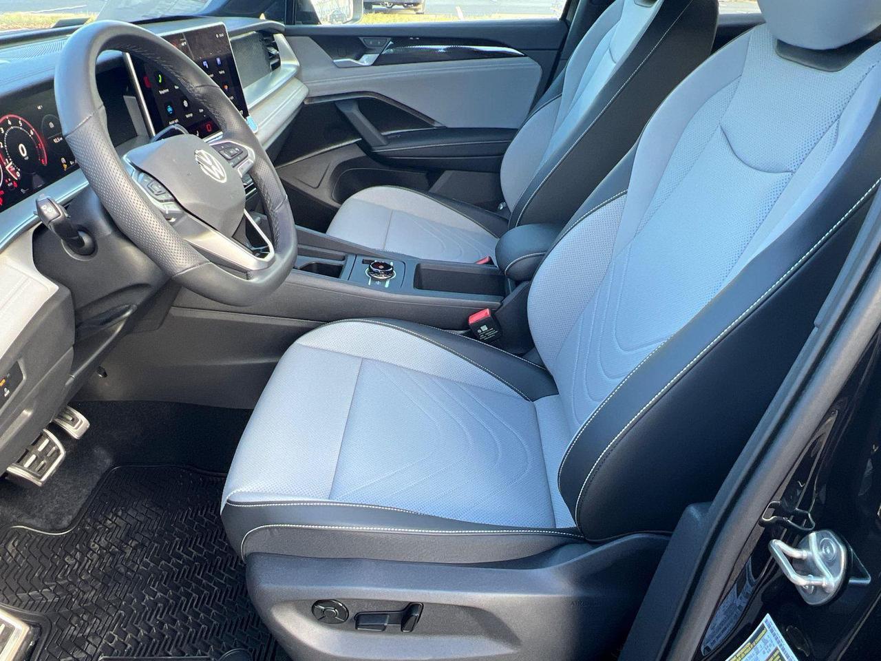 2026 Volkswagen Tiguan SE R-Line Black Hagerstown MD