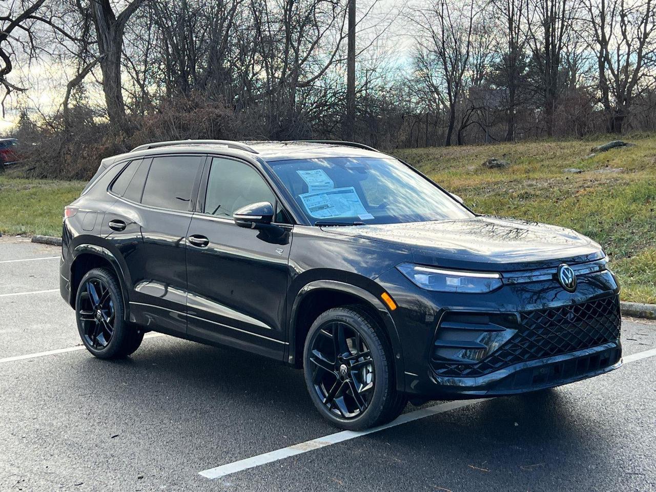 2026 Volkswagen Tiguan SE R-Line Black