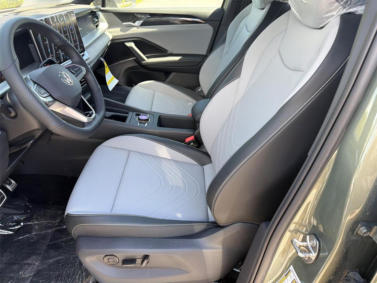 2026 Volkswagen Tiguan SE R-Line Black Hagerstown MD