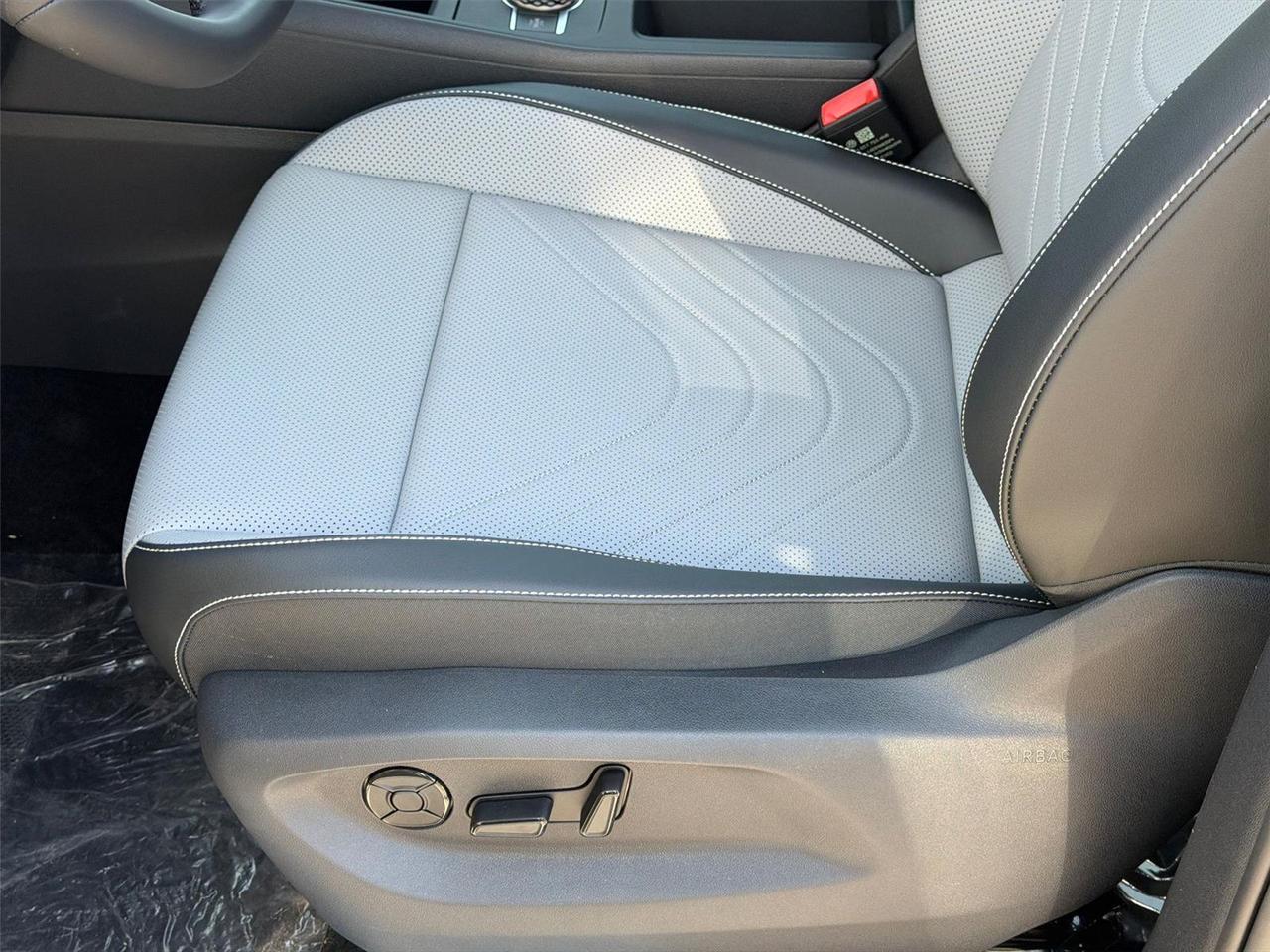 2026 Volkswagen Tiguan SE R-Line Black Hagerstown MD