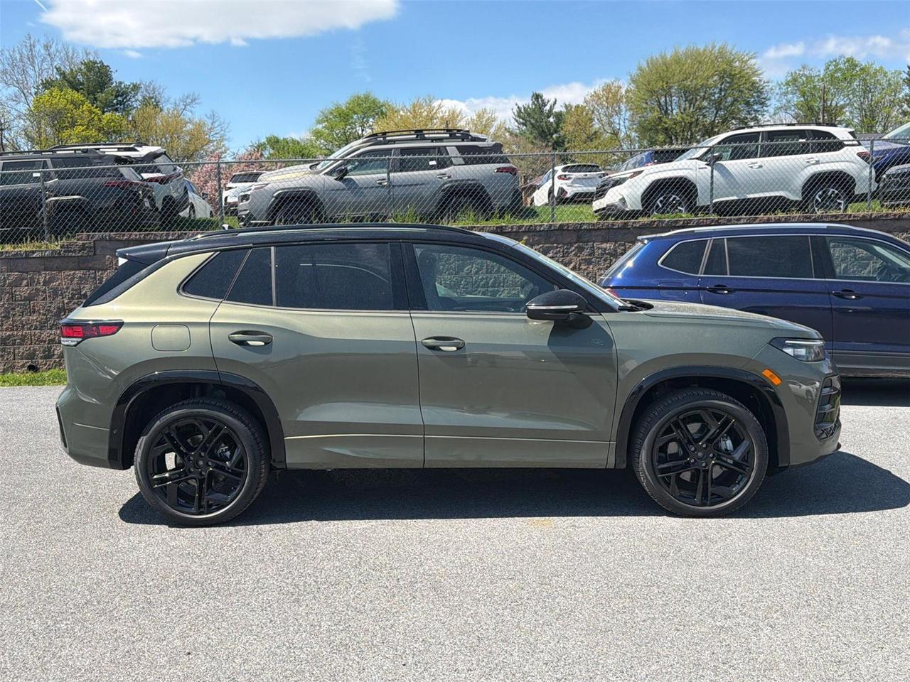 2026 Volkswagen Tiguan SE R-Line Black Hagerstown MD