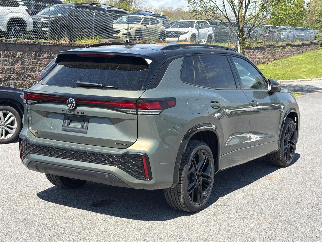 2026 Volkswagen Tiguan SE R-Line Black Hagerstown MD