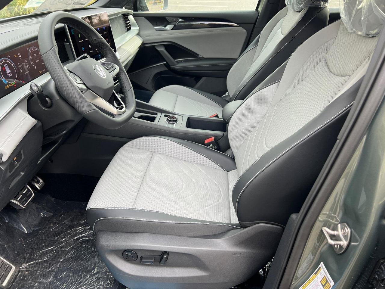 2026 Volkswagen Tiguan SE R-Line Black Hagerstown MD