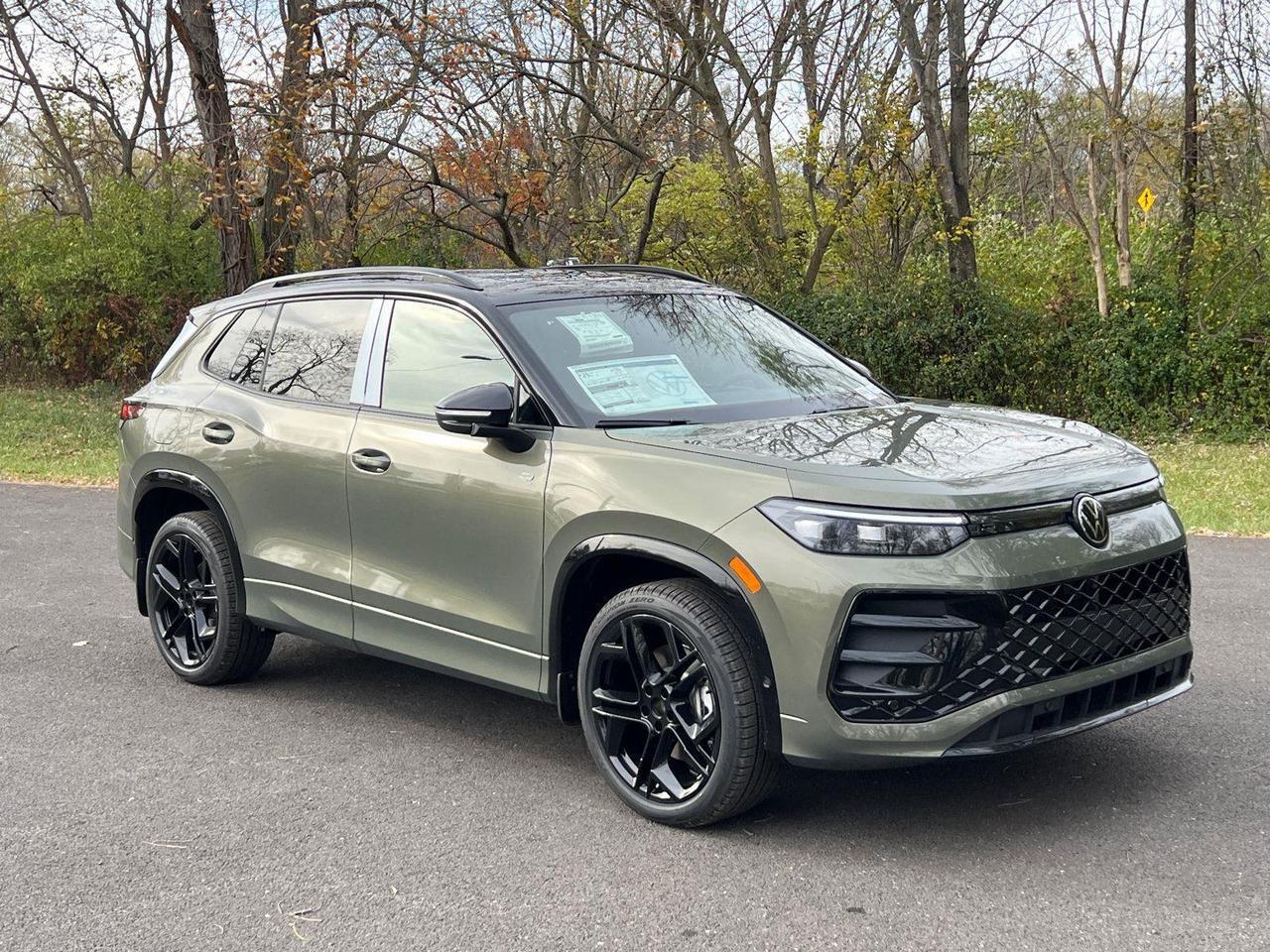 2026 Volkswagen Tiguan SE R-Line Black