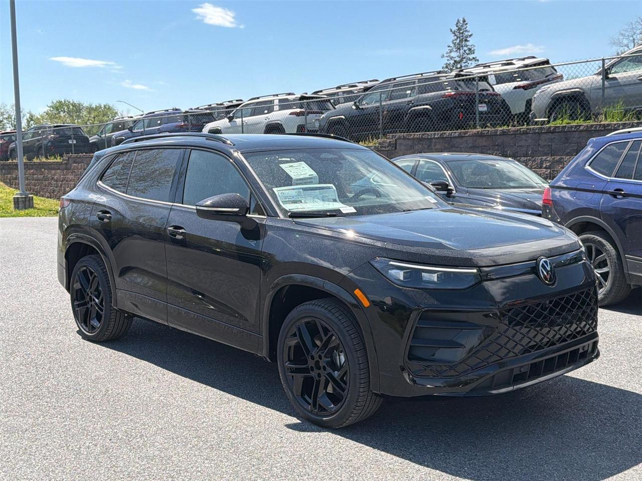 2026 Volkswagen Tiguan SE R-Line Black