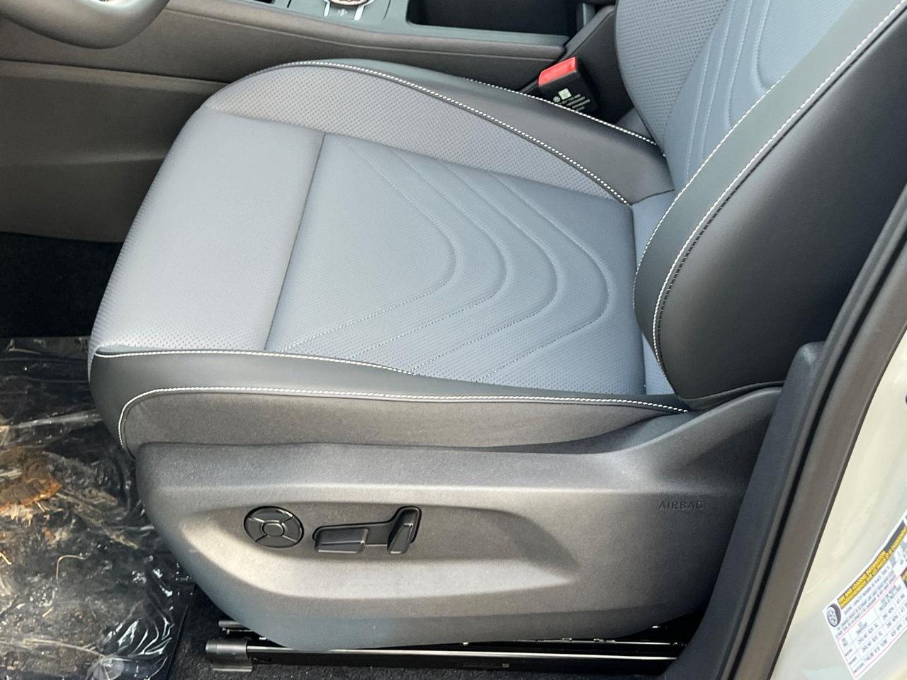 2026 Volkswagen Tiguan SE R-Line Black Hagerstown MD