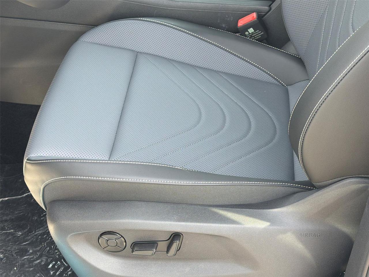 2026 Volkswagen Tiguan SE R-Line Black Hagerstown MD