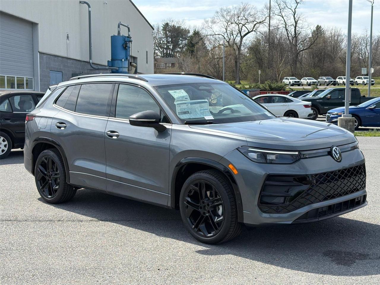 2026 Volkswagen Tiguan SE R-Line Black