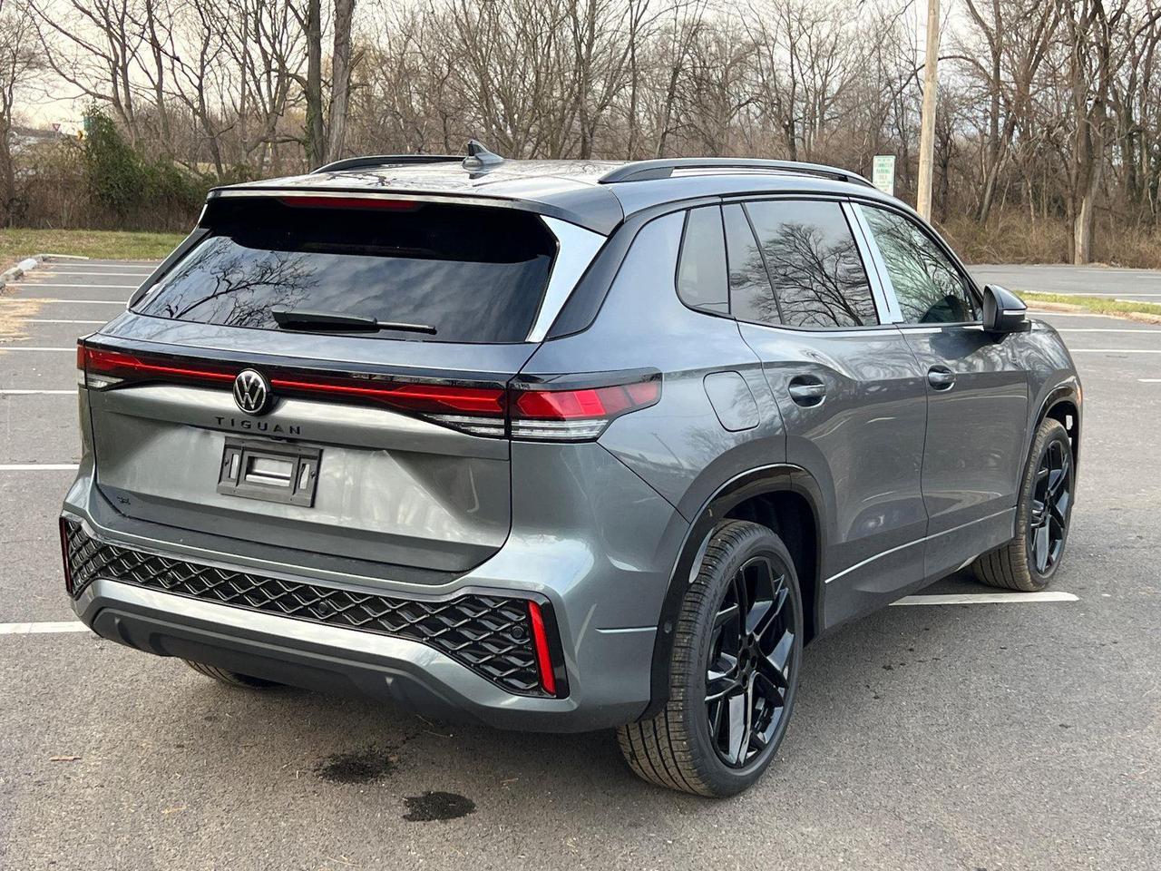 2026 Volkswagen Tiguan SE R-Line Black Hagerstown MD