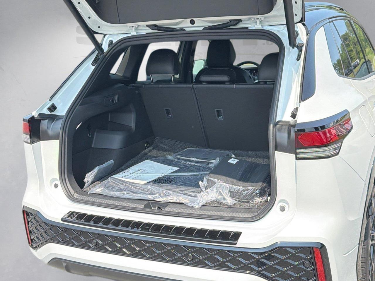 2026 Volkswagen Tiguan SE R-Line Black Hagerstown MD