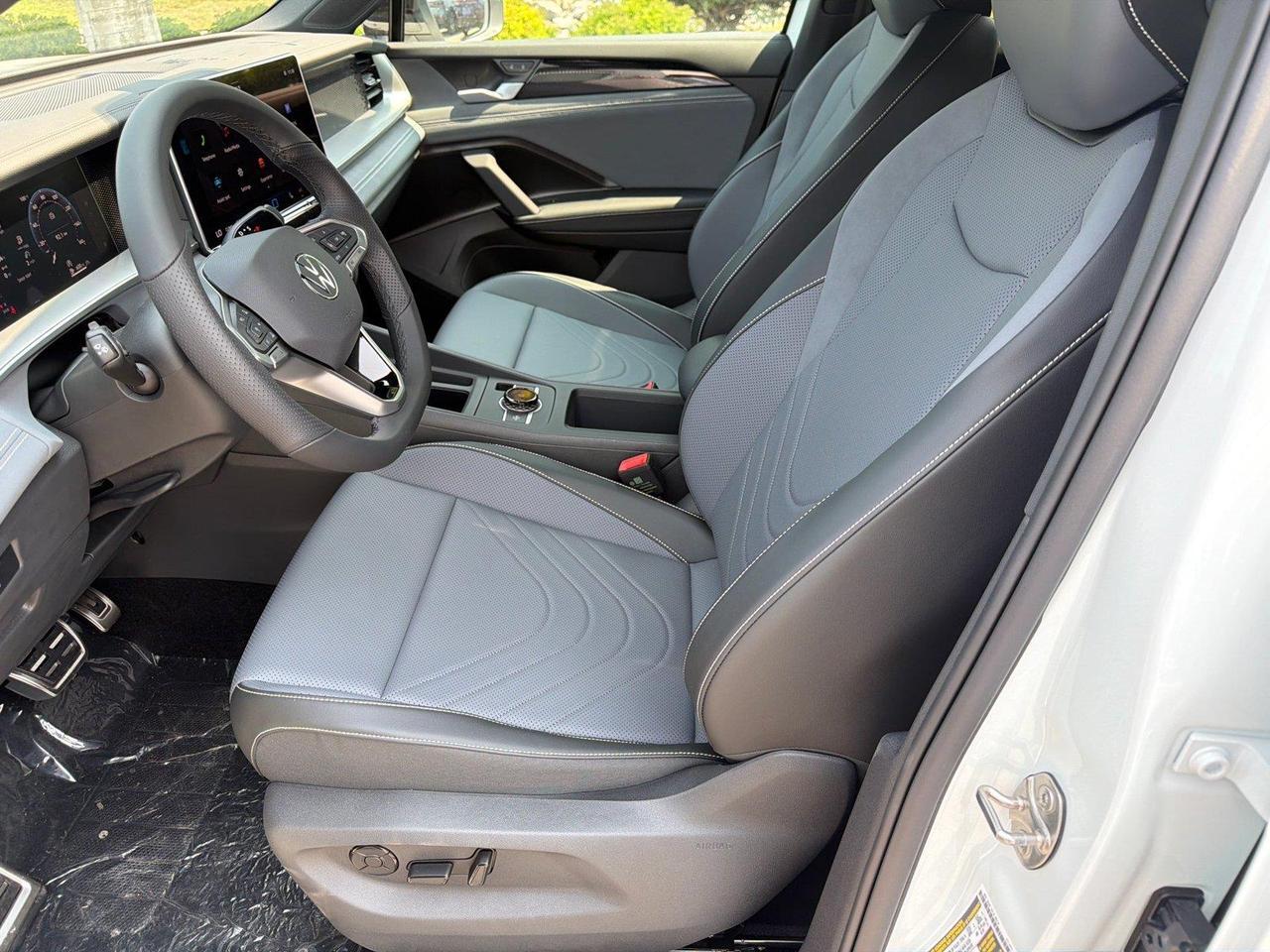2026 Volkswagen Tiguan SE R-Line Black Hagerstown MD