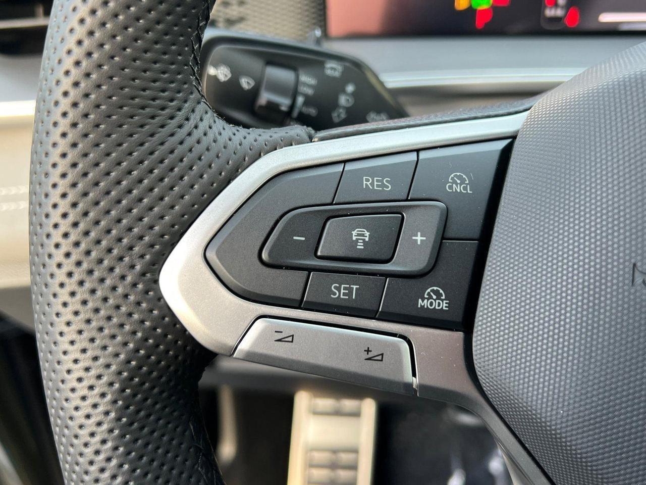 2026 Volkswagen Tiguan SE R-Line Black Hagerstown MD