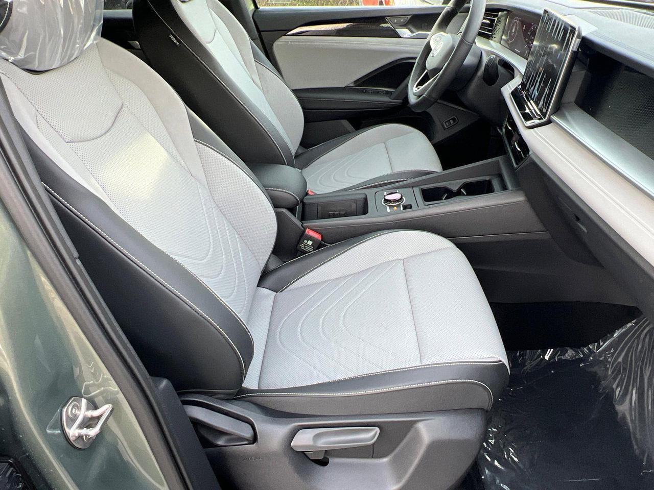 2026 Volkswagen Tiguan SE R-Line Black Hagerstown MD