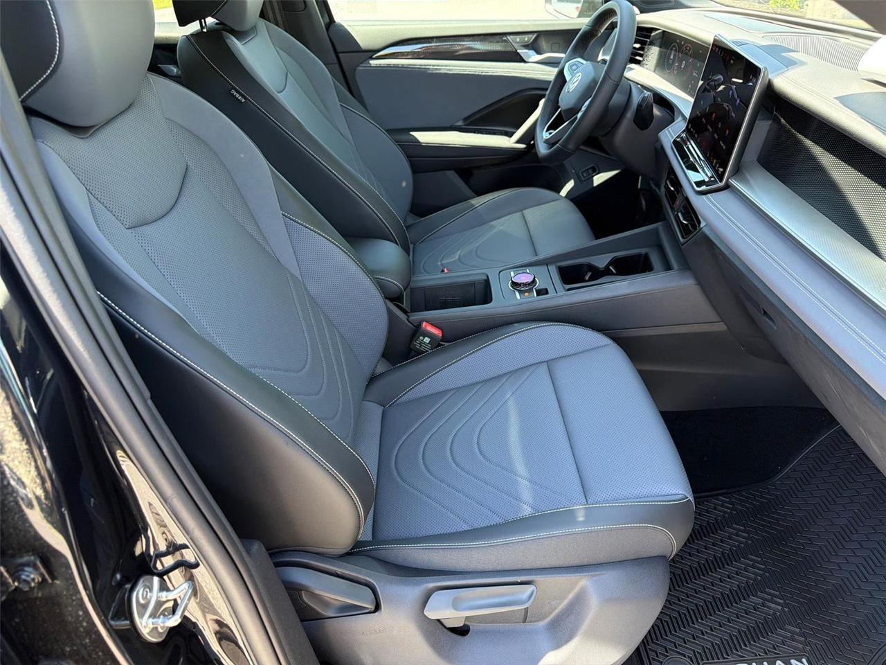2026 Volkswagen Tiguan SE R-Line Black Hagerstown MD