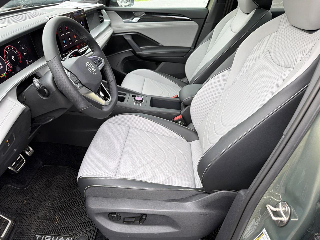 2026 Volkswagen Tiguan SE R-Line Black Hagerstown MD