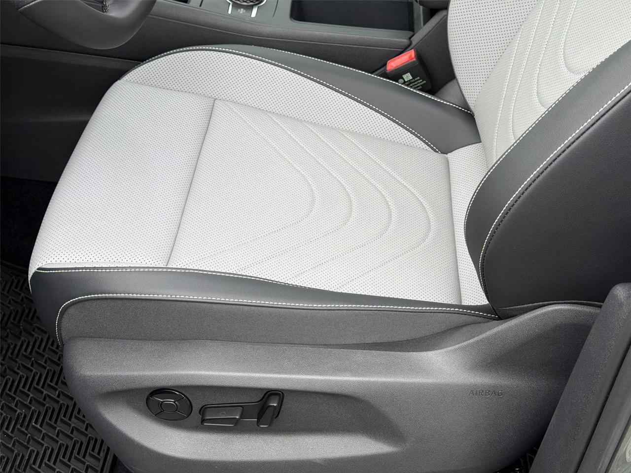 2026 Volkswagen Tiguan SE R-Line Black Hagerstown MD