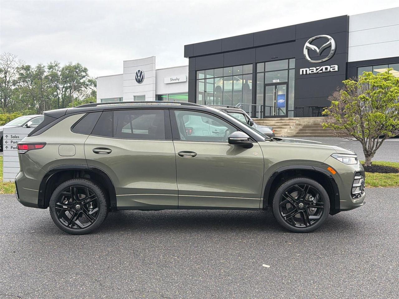 2026 Volkswagen Tiguan SE R-Line Black Hagerstown MD