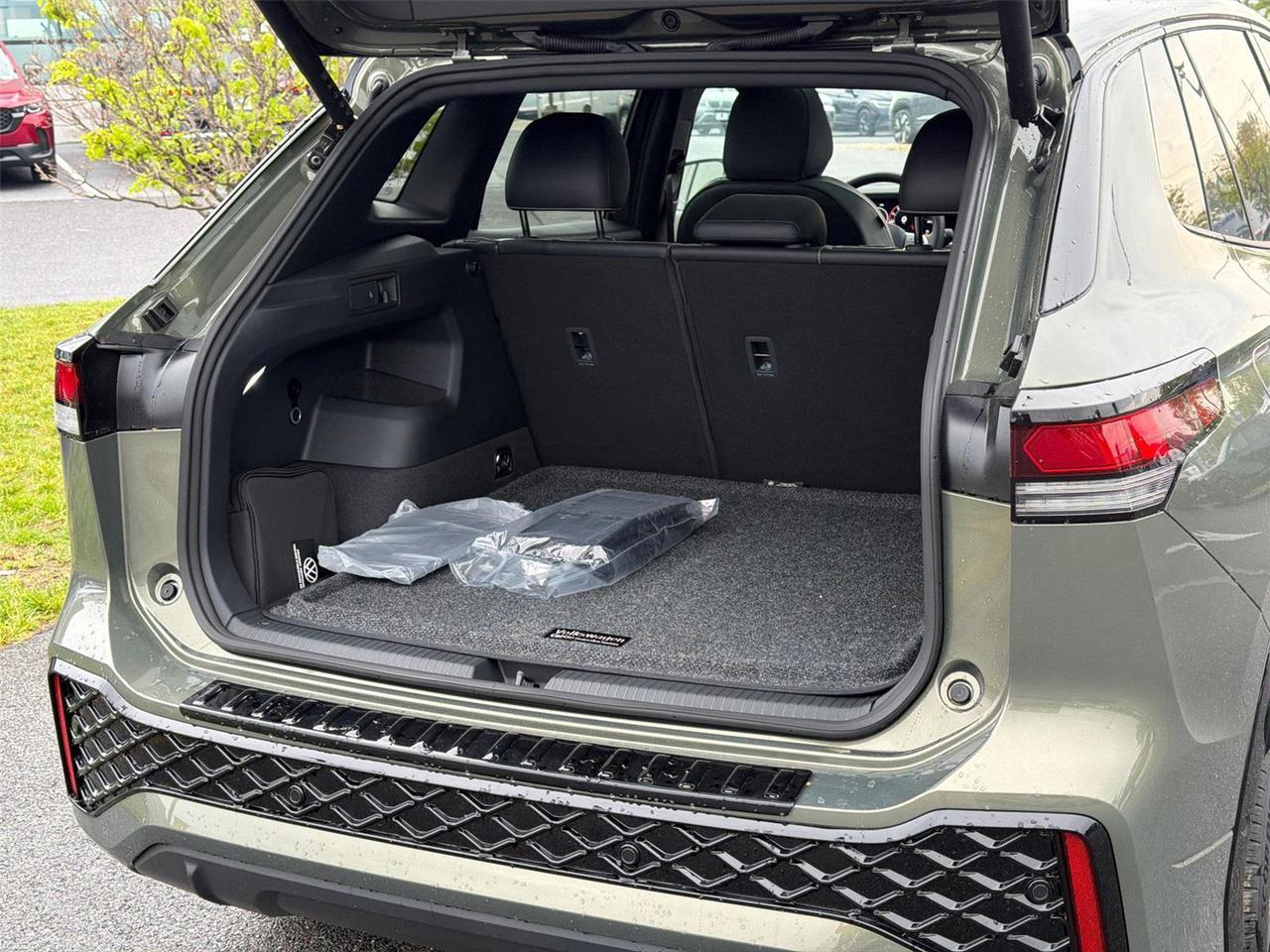 2026 Volkswagen Tiguan SE R-Line Black Hagerstown MD