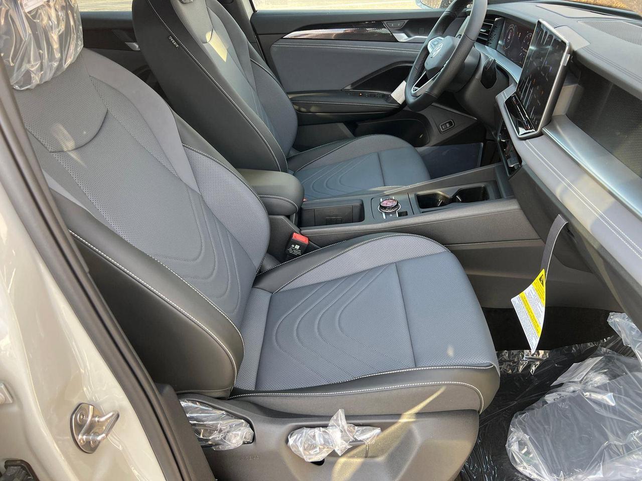 2026 Volkswagen Tiguan SE R-Line Black Hagerstown MD