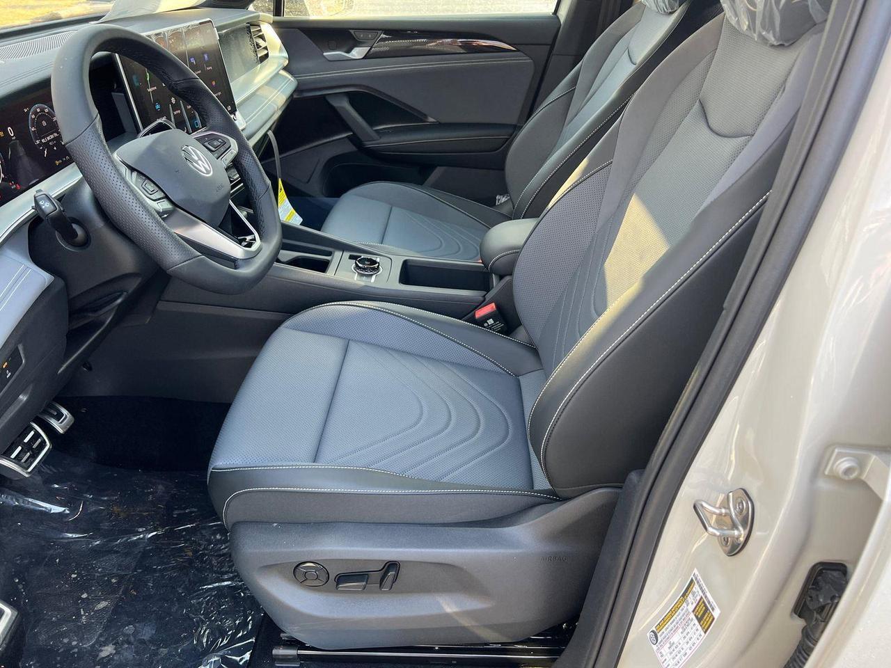 2026 Volkswagen Tiguan SE R-Line Black Hagerstown MD