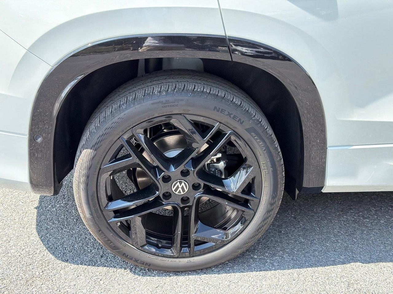 2026 Volkswagen Tiguan SE R-Line Black Hagerstown MD
