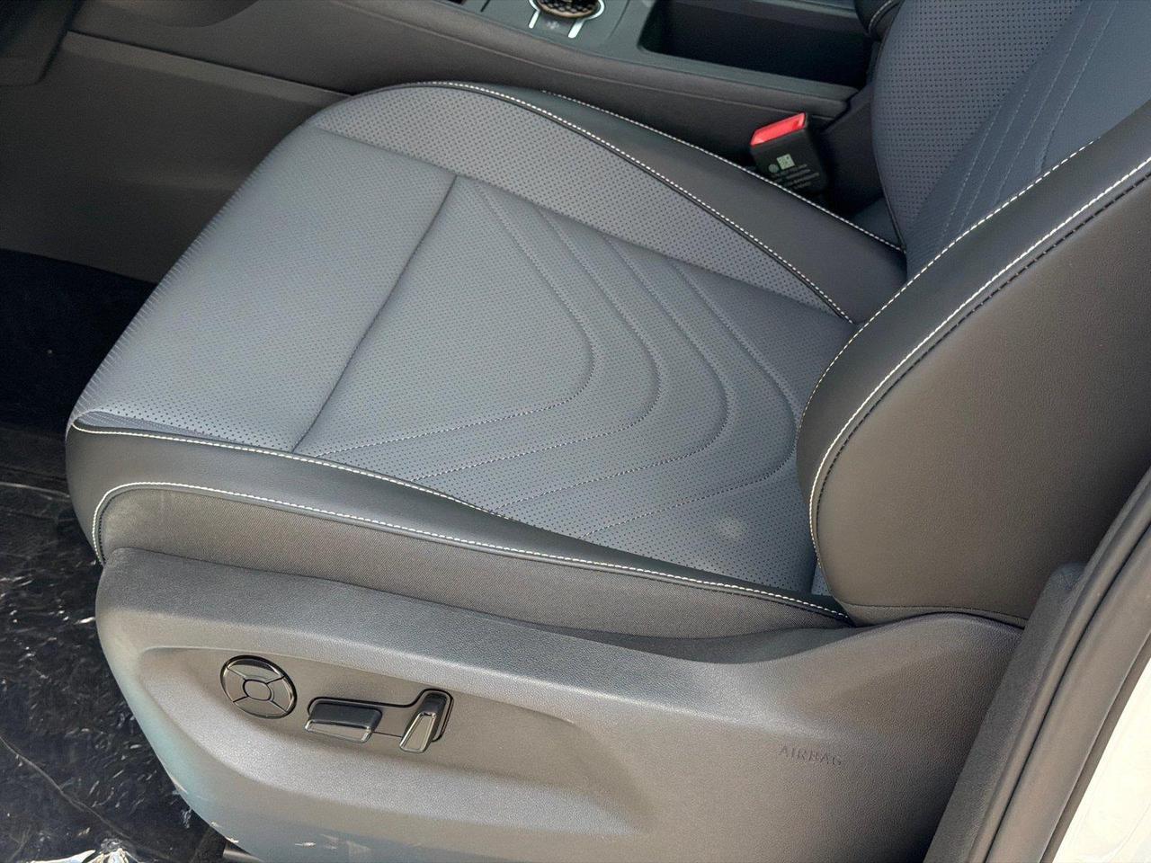 2026 Volkswagen Tiguan SE R-Line Black Hagerstown MD
