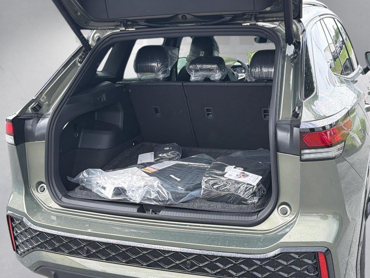 2026 Volkswagen Tiguan SE R-Line Black Hagerstown MD