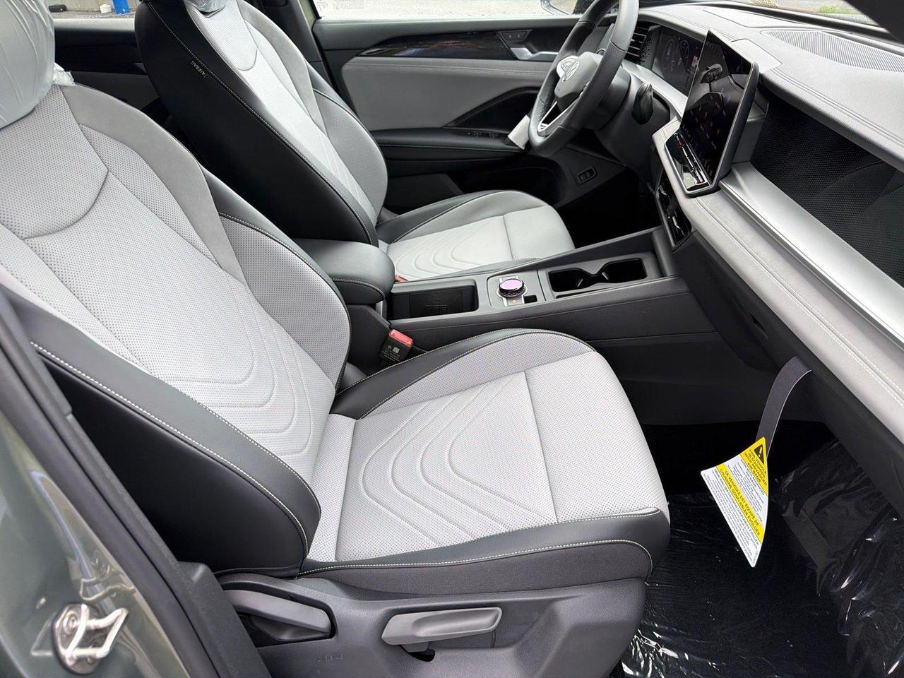 2026 Volkswagen Tiguan SE R-Line Black Hagerstown MD
