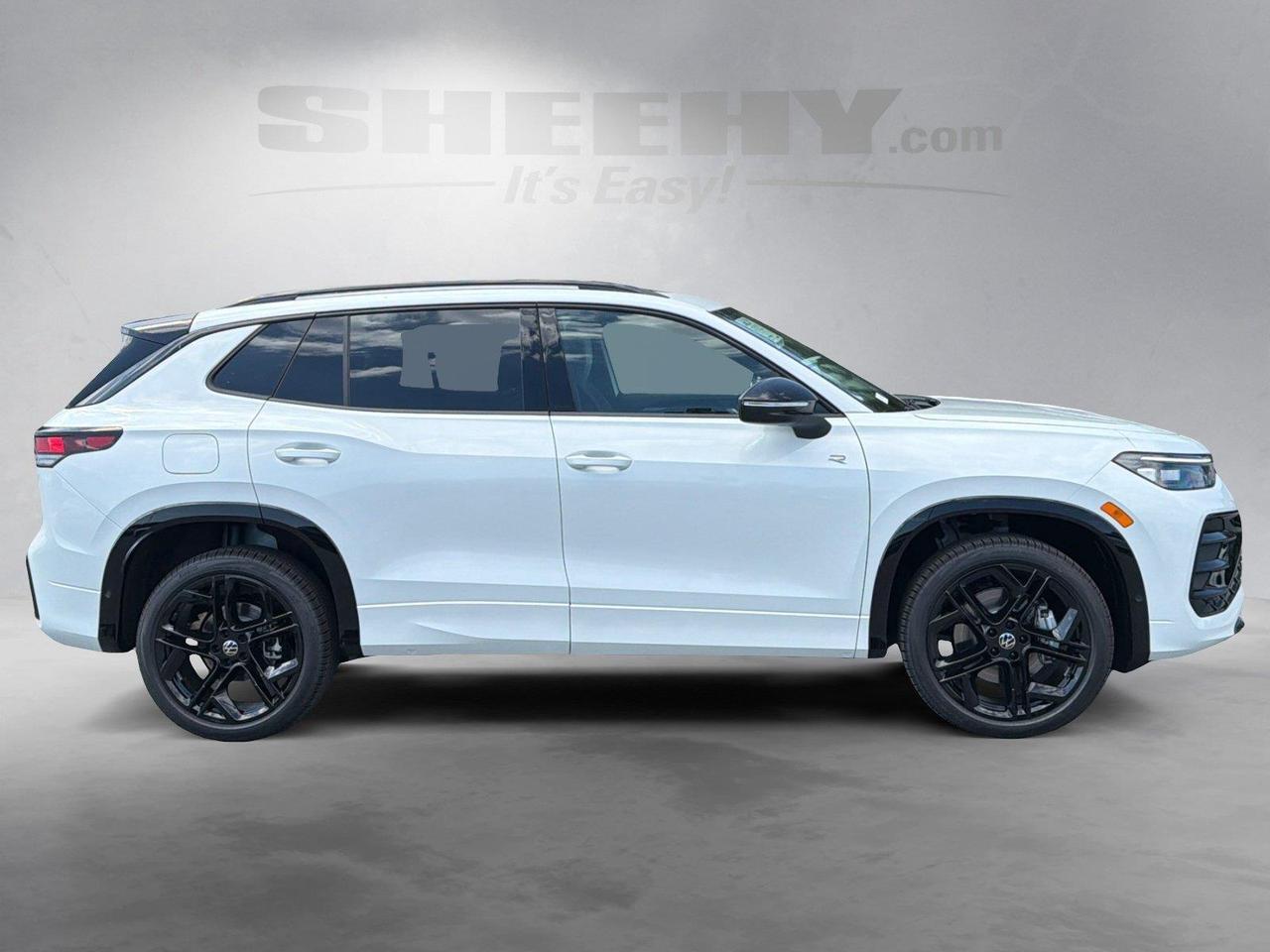 2026 Volkswagen Tiguan SE R-Line Black Hagerstown MD