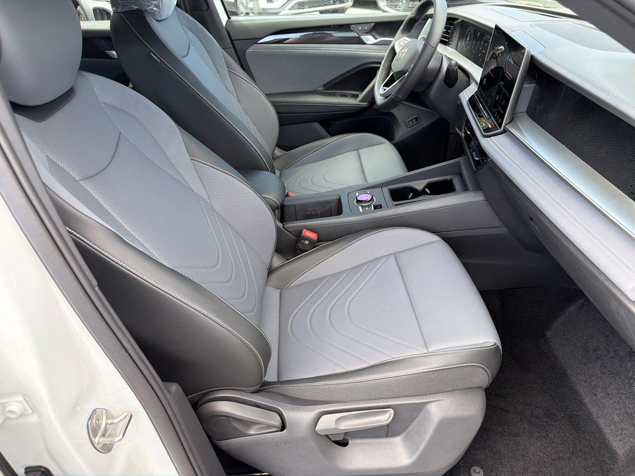2026 Volkswagen Tiguan SE R-Line Black Hagerstown MD