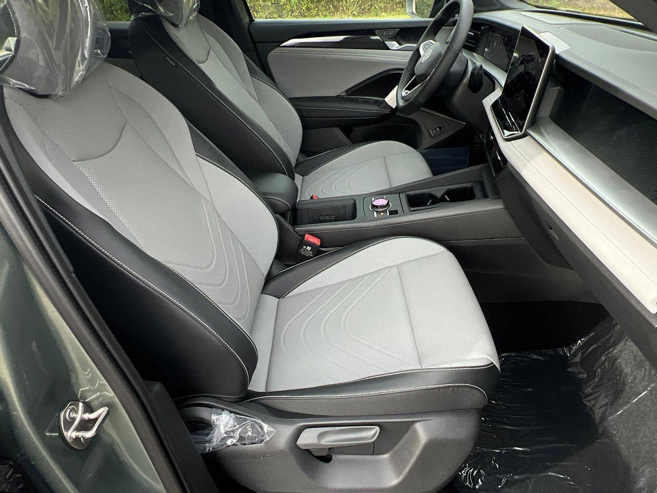 2026 Volkswagen Tiguan SE R-Line Black Hagerstown MD