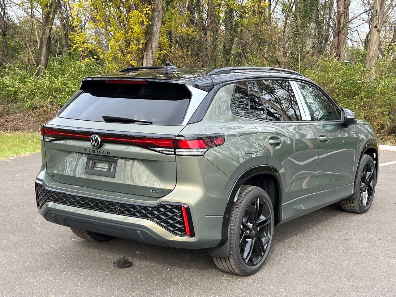 2026 Volkswagen Tiguan SE R-Line Black Hagerstown MD