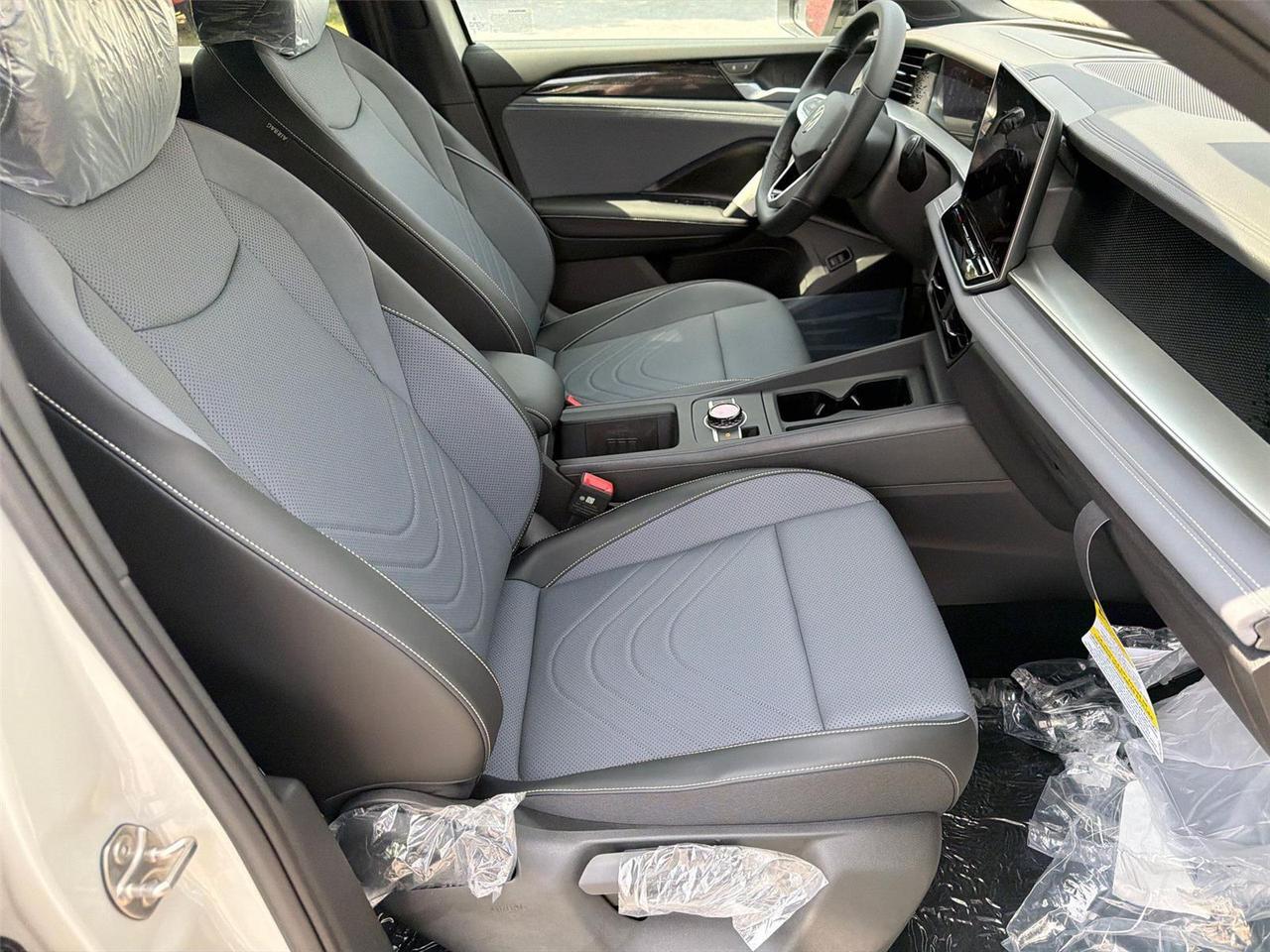 2026 Volkswagen Tiguan SE R-Line Black Hagerstown MD