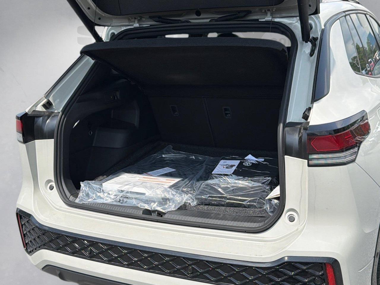 2026 Volkswagen Tiguan SE R-Line Black Hagerstown MD