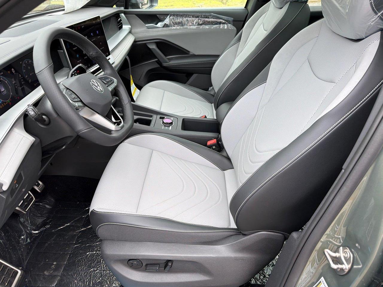 2026 Volkswagen Tiguan SE R-Line Black Hagerstown MD
