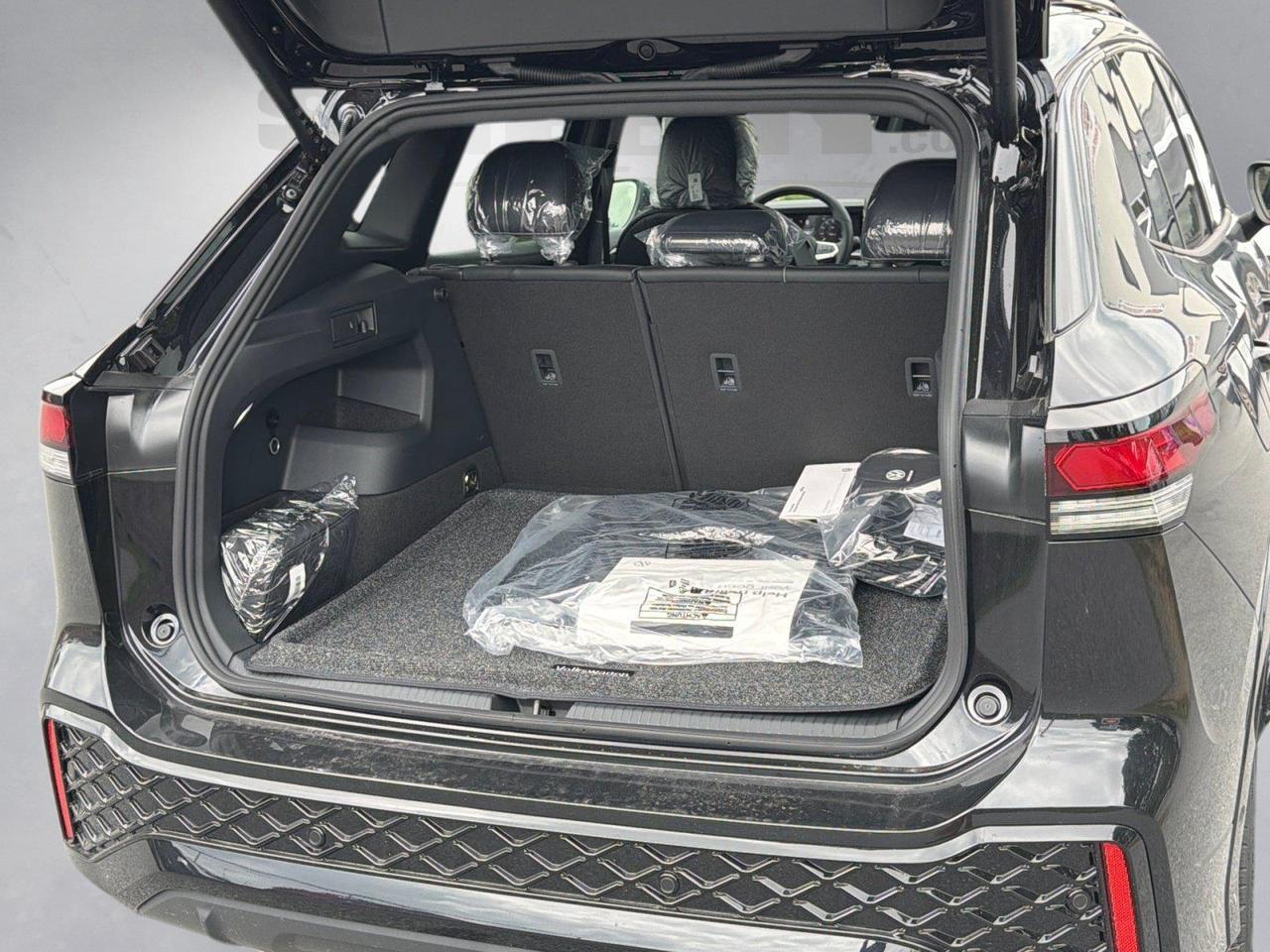 2026 Volkswagen Tiguan SE R-Line Black Hagerstown MD