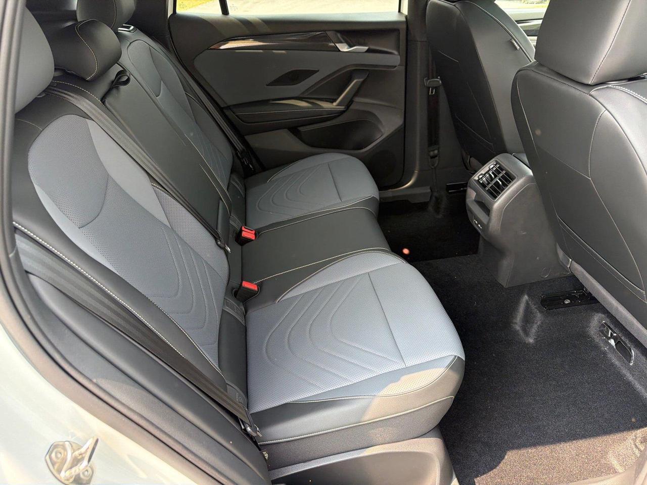 2026 Volkswagen Tiguan SE R-Line Black Hagerstown MD