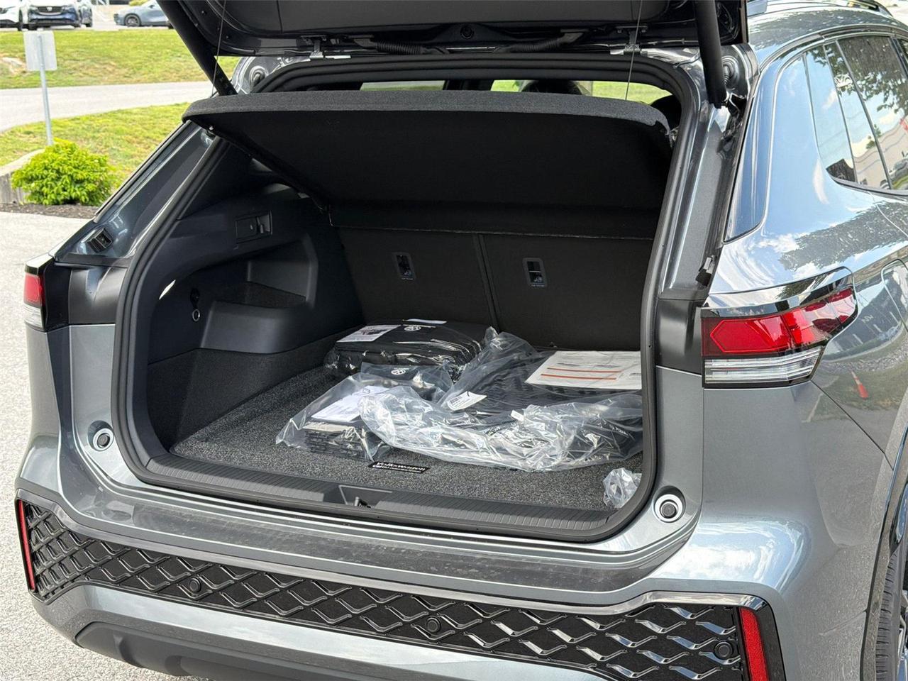 2026 Volkswagen Tiguan SE R-Line Black Hagerstown MD