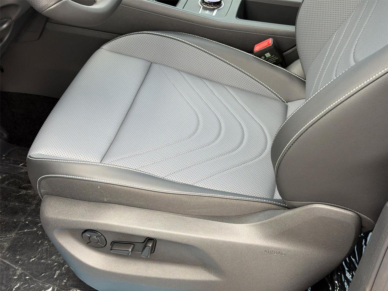 2026 Volkswagen Tiguan SE R-Line Black Hagerstown MD