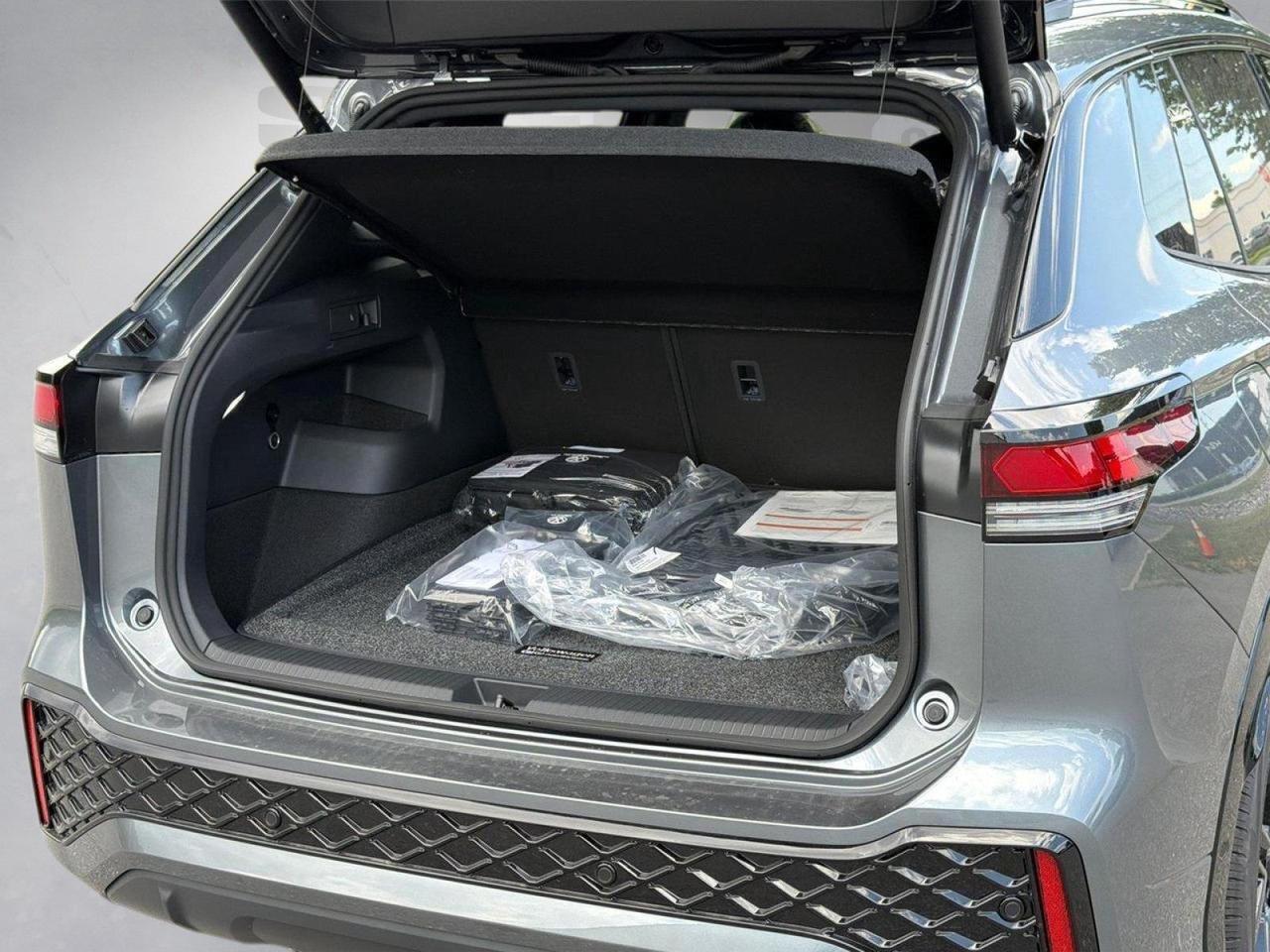 2026 Volkswagen Tiguan SE R-Line Black Hagerstown MD