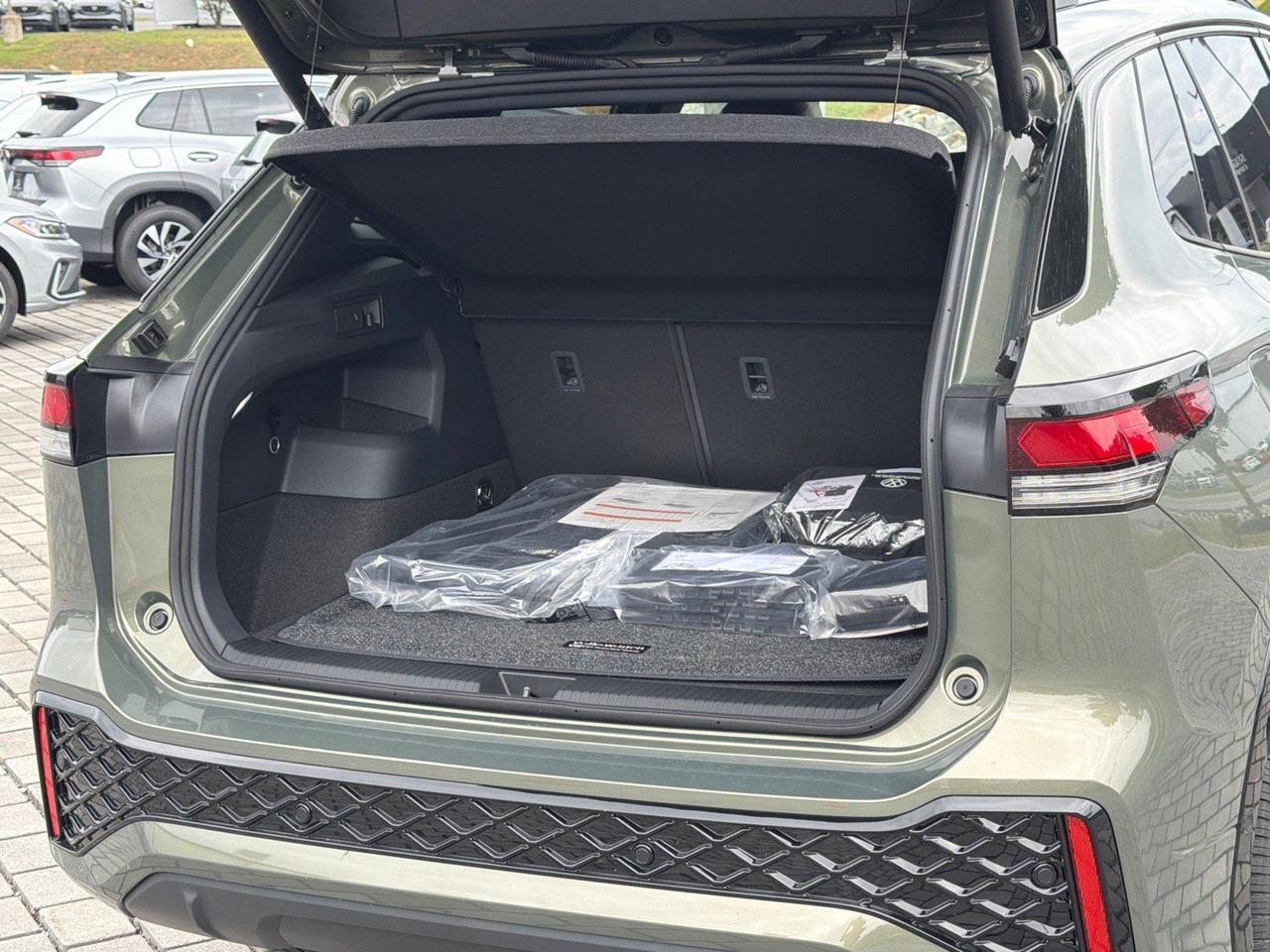 2026 Volkswagen Tiguan SE R-Line Black Hagerstown MD