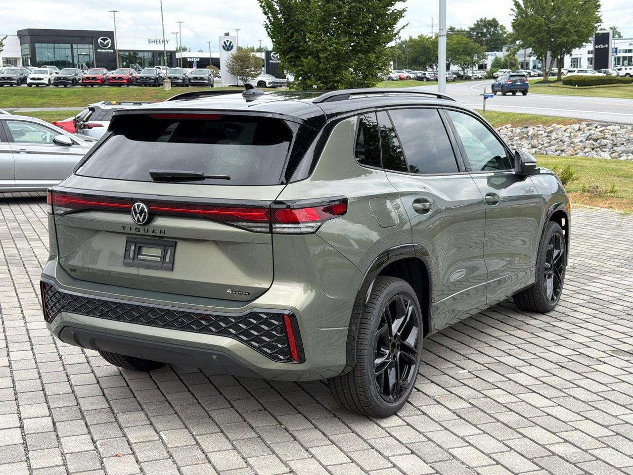 2026 Volkswagen Tiguan SE R-Line Black Hagerstown MD