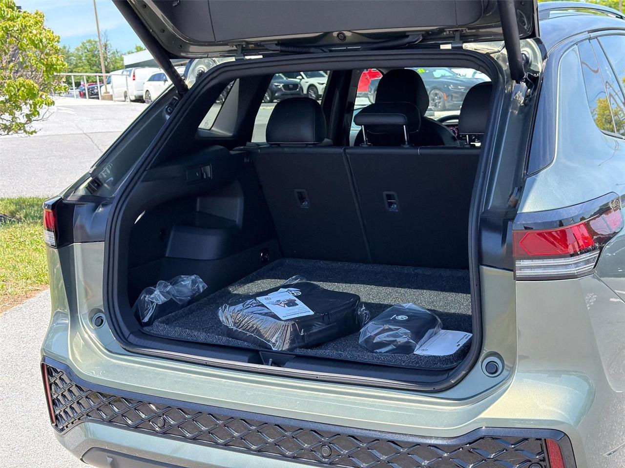 2026 Volkswagen Tiguan SE R-Line Black Hagerstown MD
