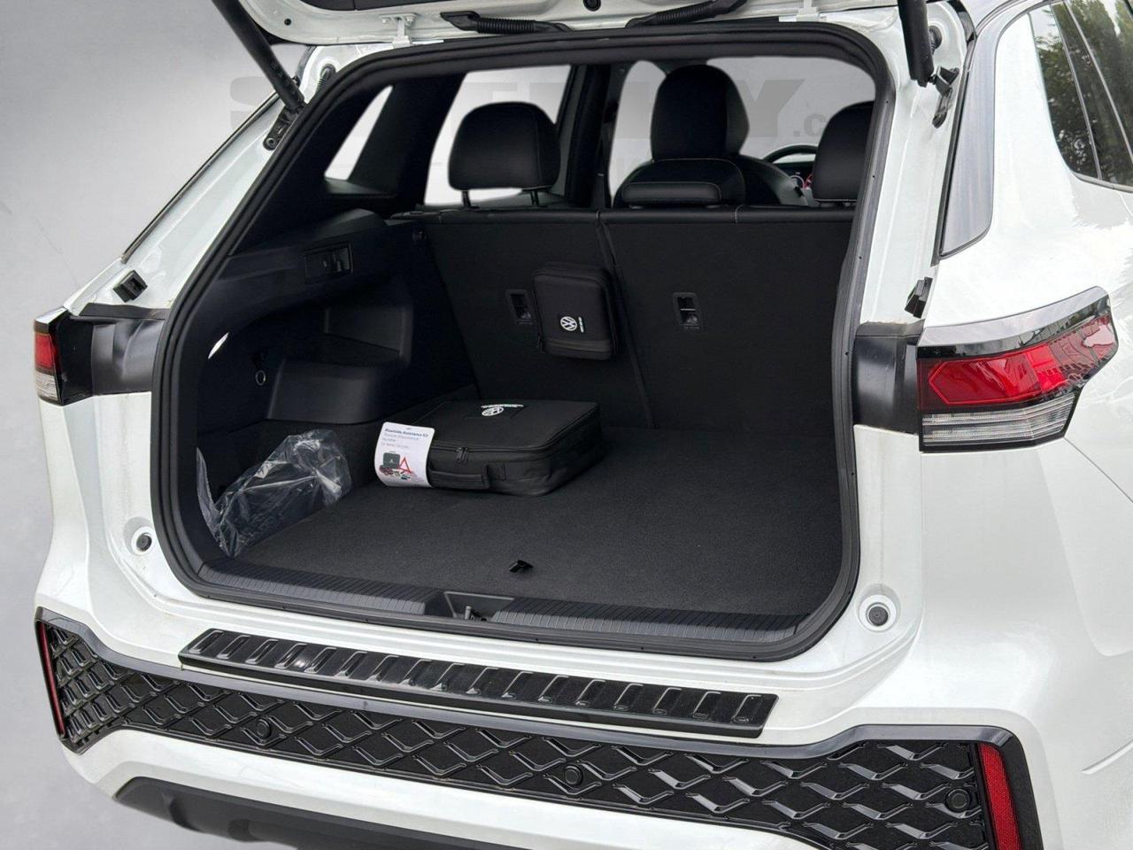 2026 Volkswagen Tiguan SE R-Line Black Hagerstown MD