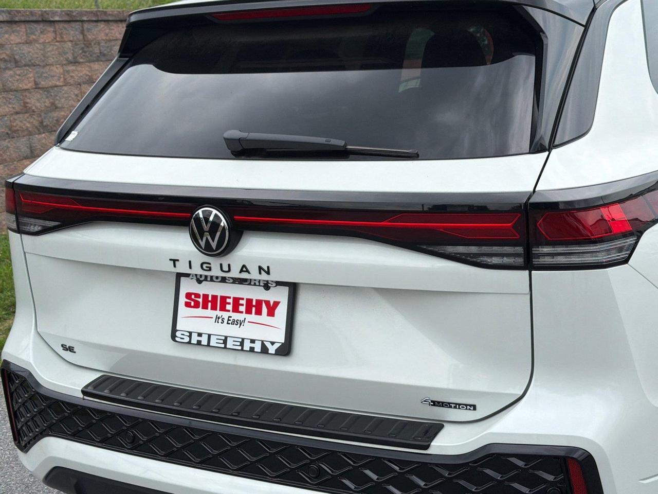 2026 Volkswagen Tiguan SE R-Line Black Hagerstown MD